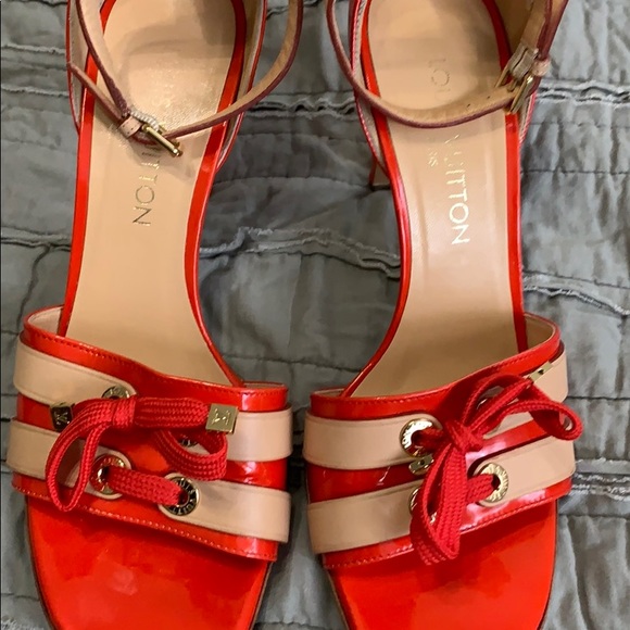 Louis Vuitton Shoes - Louis Vuitton red tan pumps 👀 HOT!